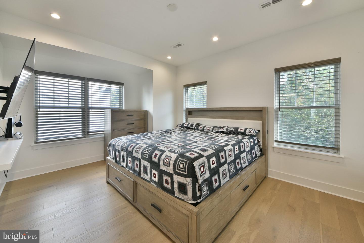 9514 Golfview Ln Property Photo 18