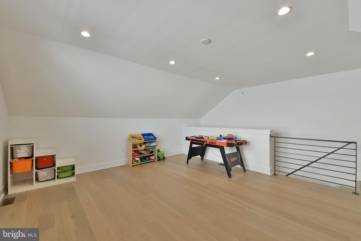 9514 Golfview Ln Property Photo 23