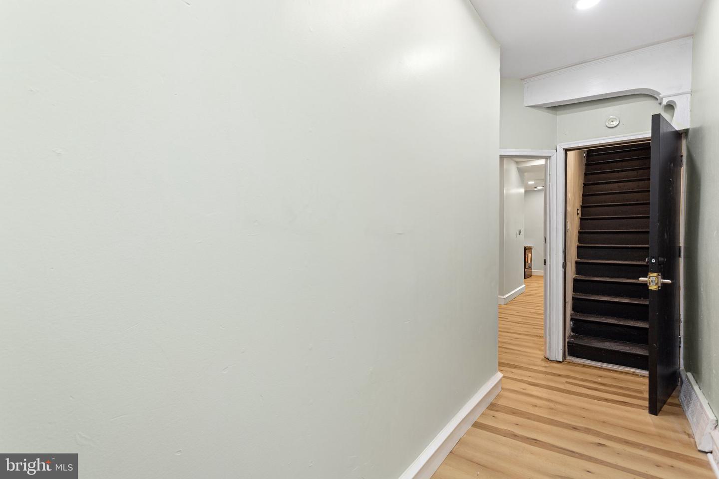 4911 W Girard Ave Property Photo 2