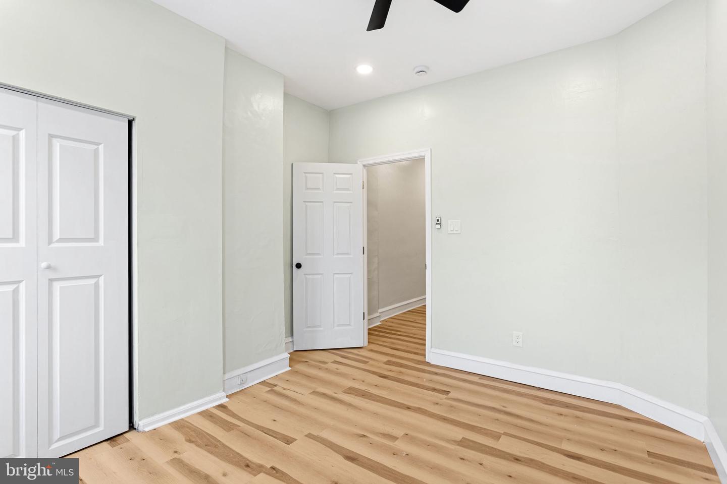 4911 W Girard Ave Property Photo 7