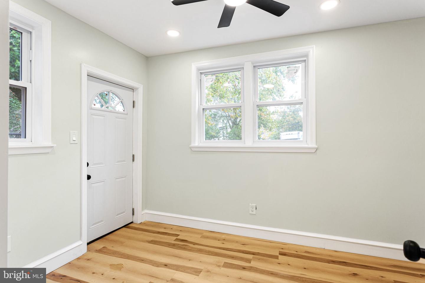 4911 W Girard Ave Property Photo 12