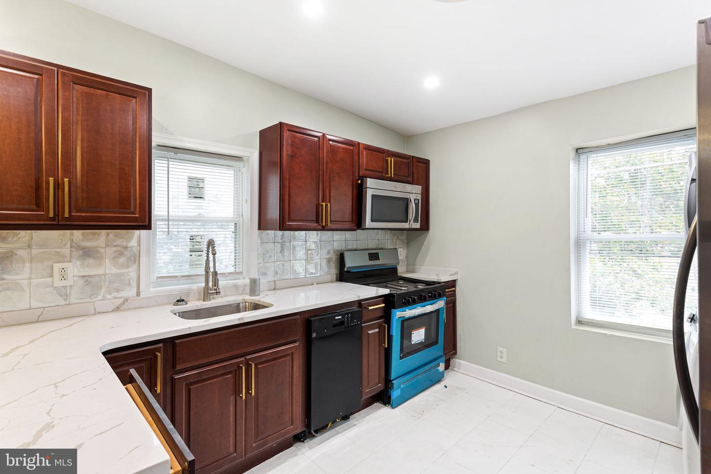 4911 W Girard Ave Property Photo 15
