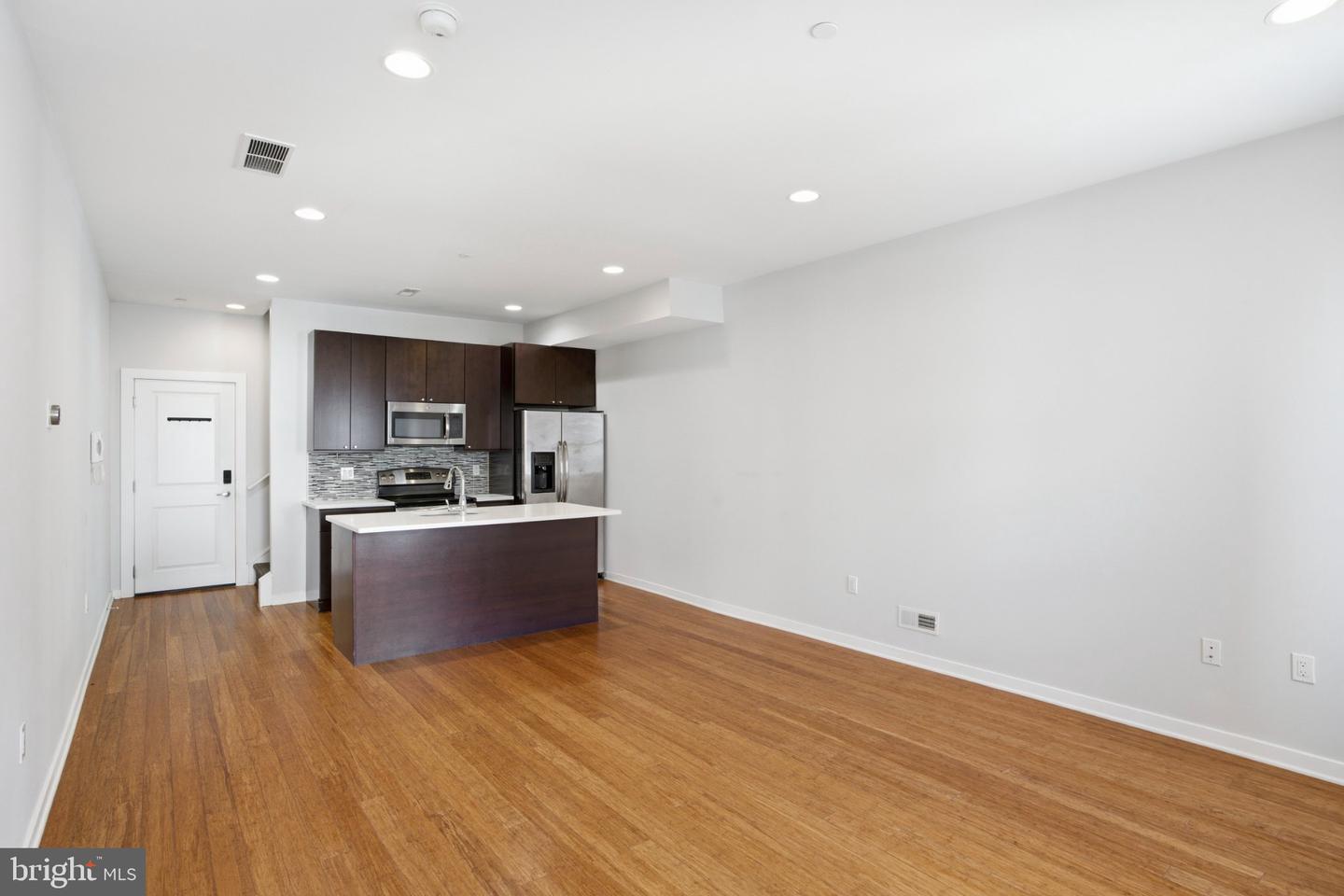 837 N 16th St #4 Property Photo 6