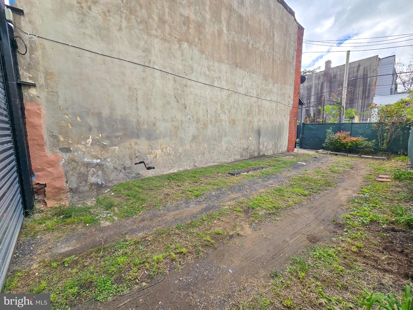 620 W Mayfield St Property Photo 4