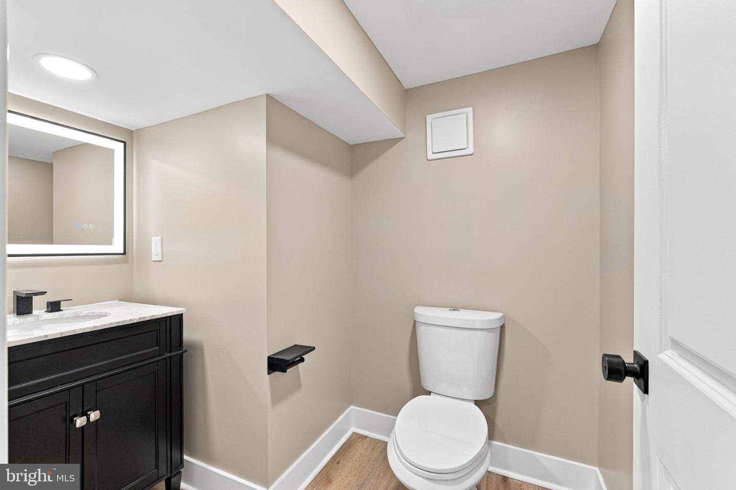245 S 51st St Property Photo 31
