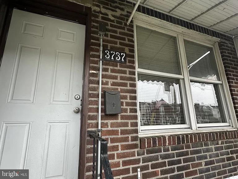 3737 RICHMOND ST Property Photo 1