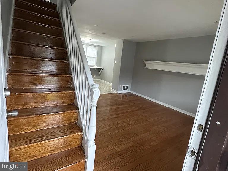 3737 Richmond St Property Photo 3