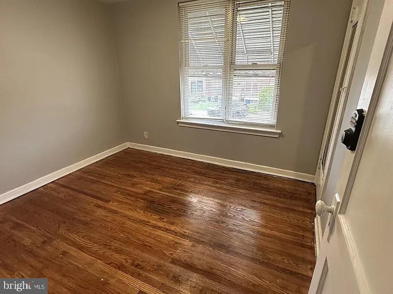 3737 Richmond St Property Photo 6
