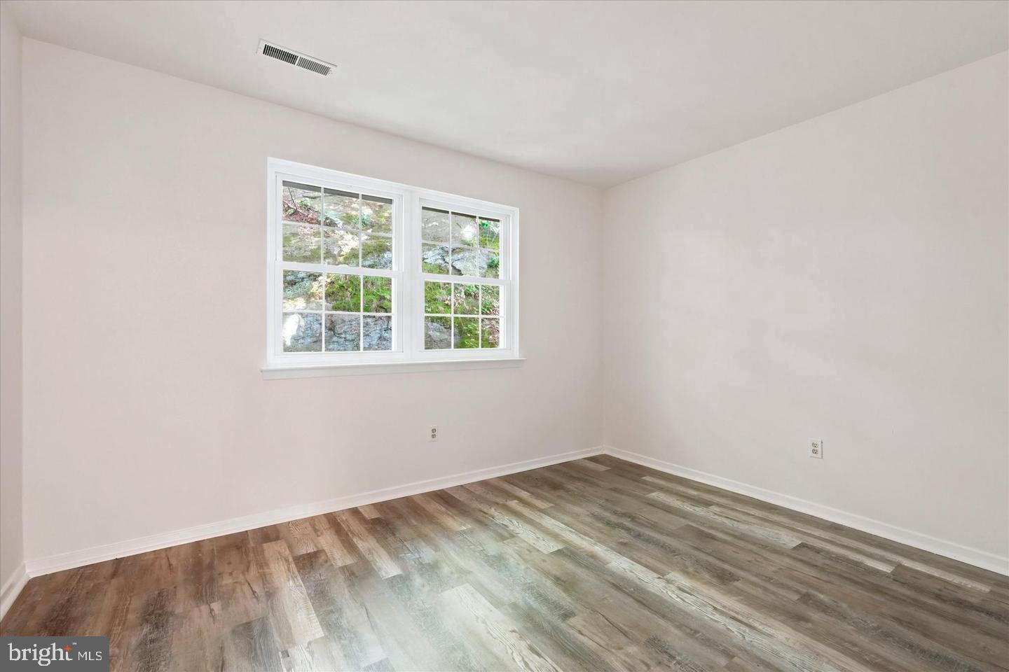 175 Parker Ave Property Photo 18