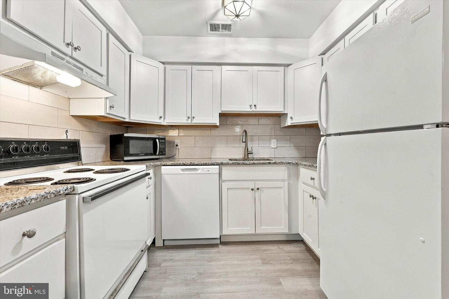 175 Parker Ave Property Photo 33