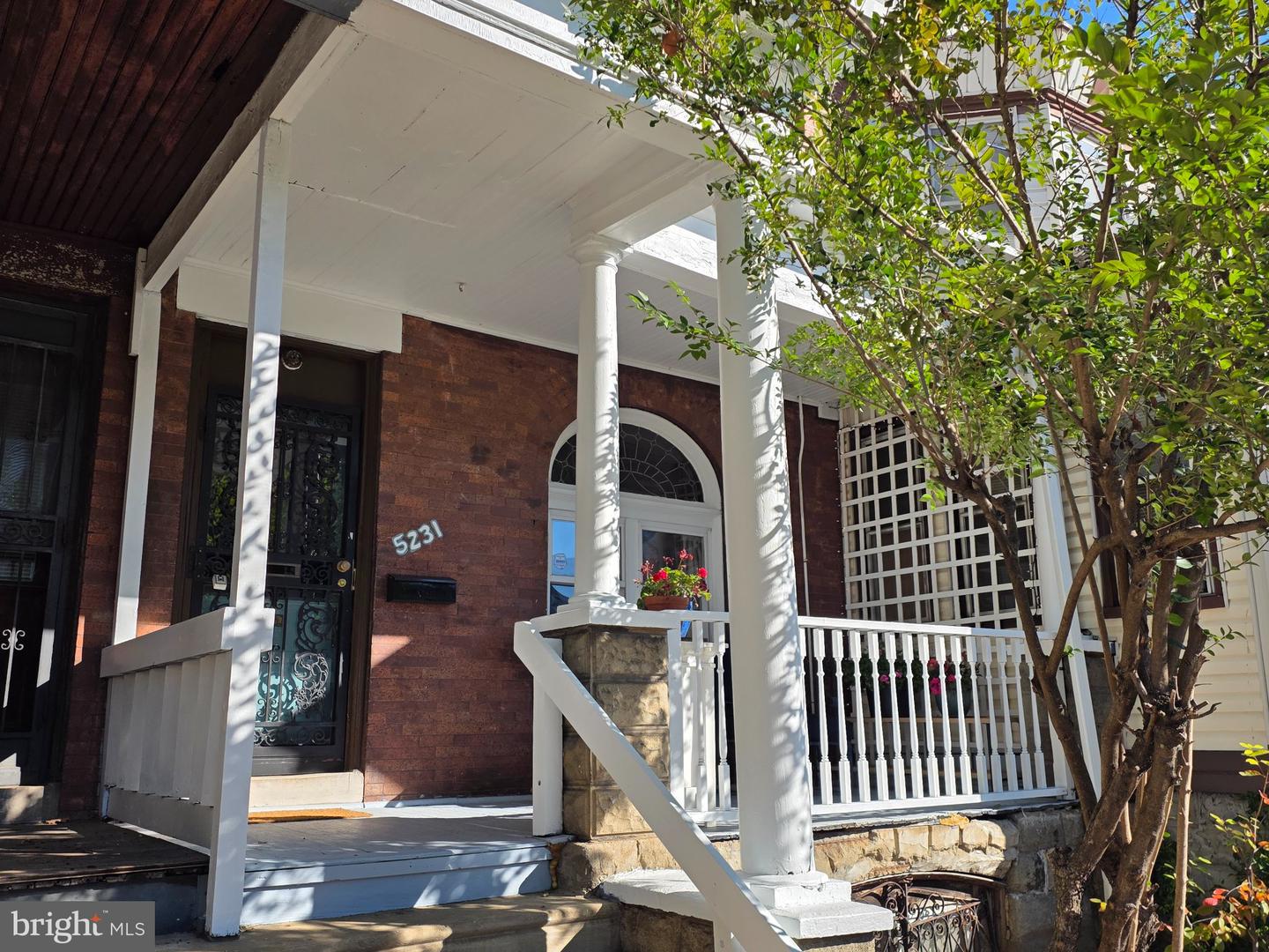 5231 Walnut St Property Photo 3