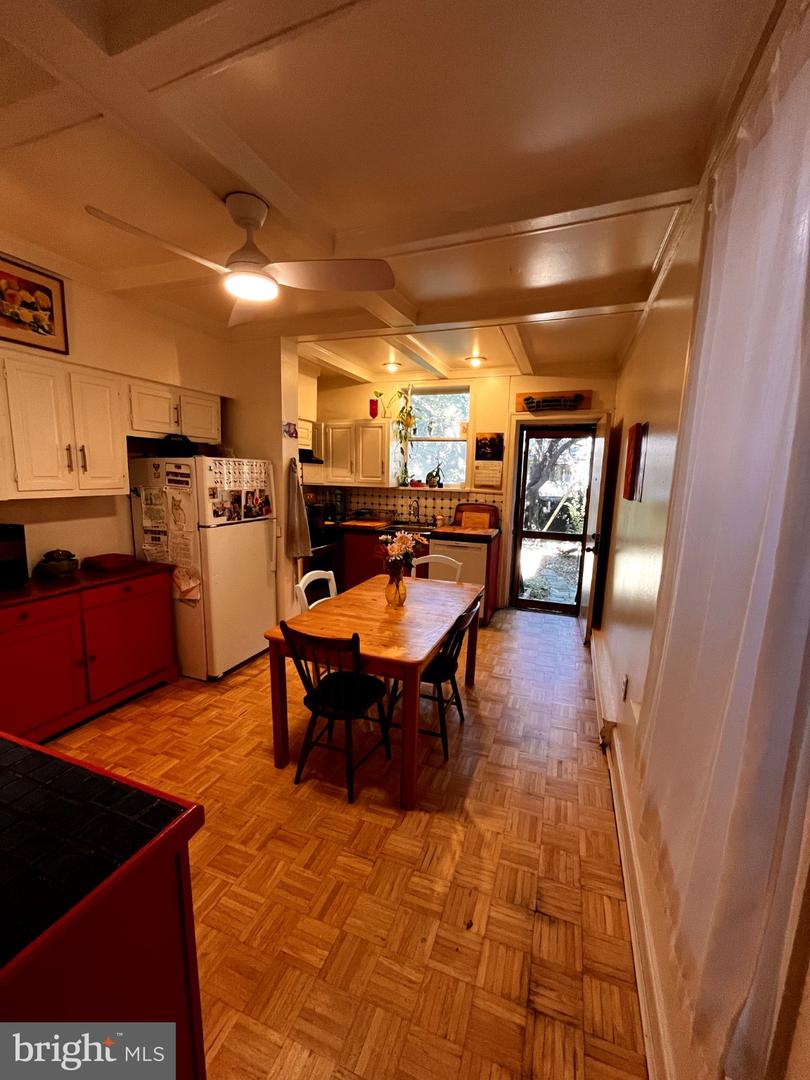 5231 Walnut St Property Photo 7