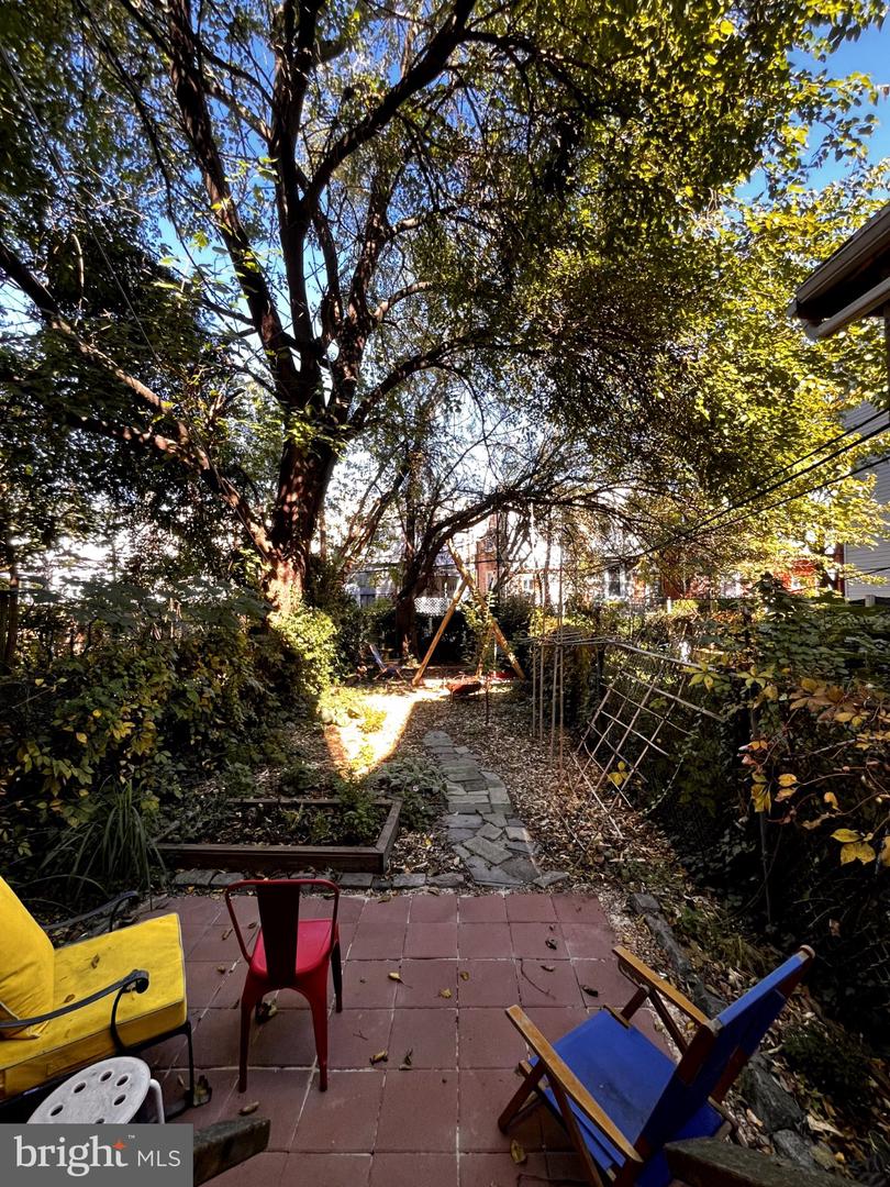 5231 Walnut St Property Photo 8