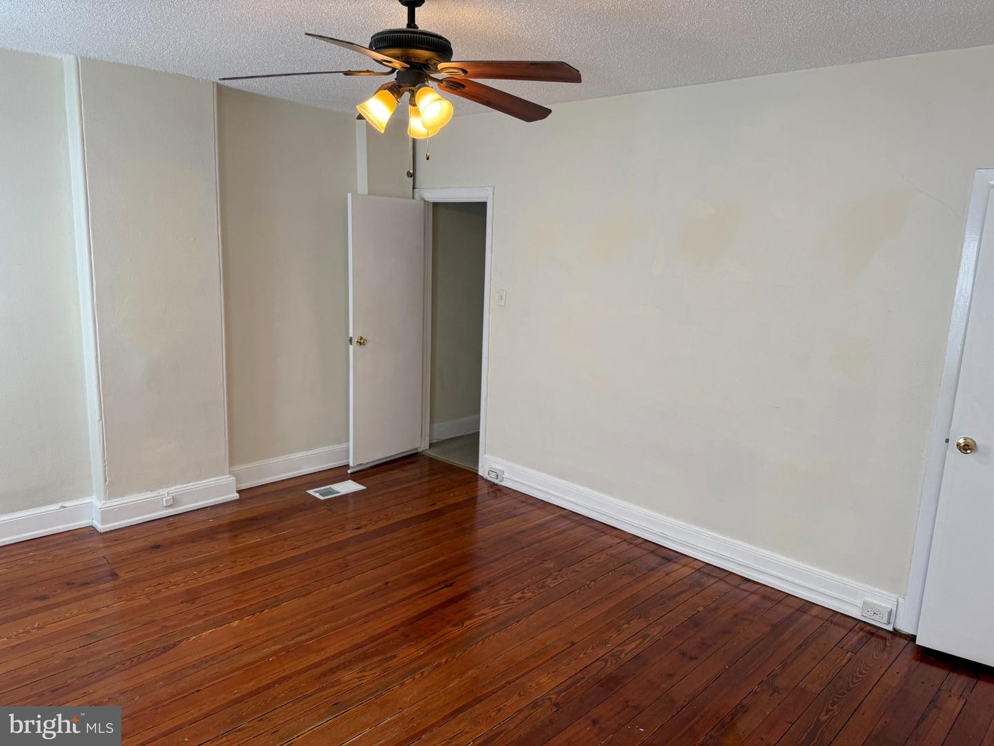 4819 Ogle St Property Photo 28
