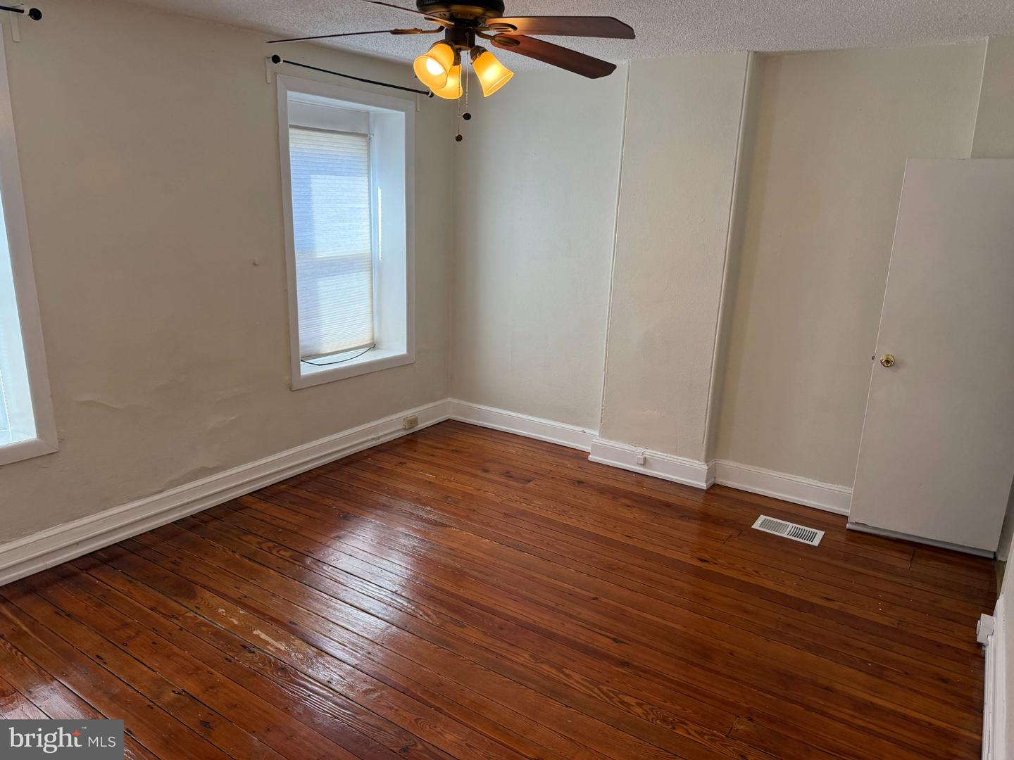 4819 Ogle St Property Photo 29