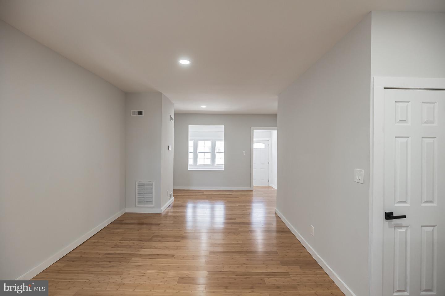 5315 Yocum St Property Photo 8