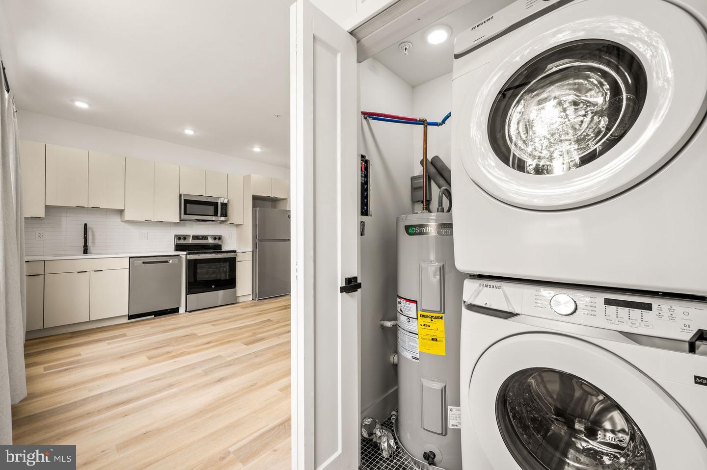 4921 Chester Ave #unit 301 Property Photo 4