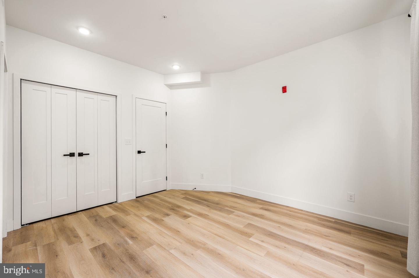 4921 Chester Ave #unit 301 Property Photo 5