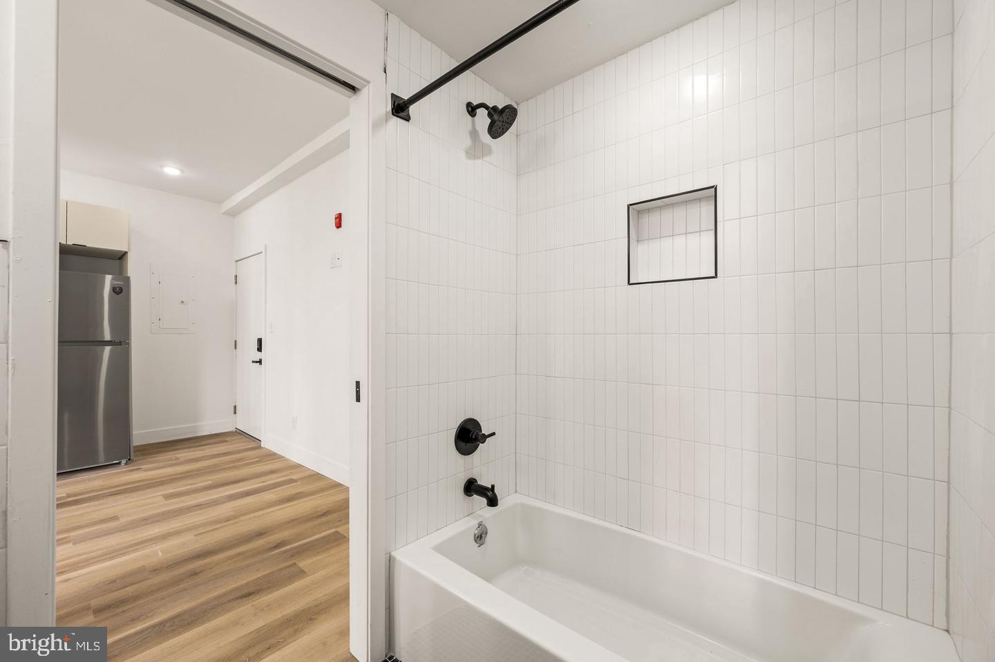 4921 Chester Ave #unit 301 Property Photo 8