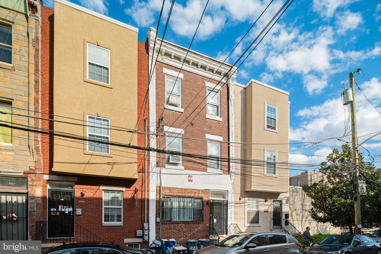 2213 N CAMAC ST #B Property Photo 1