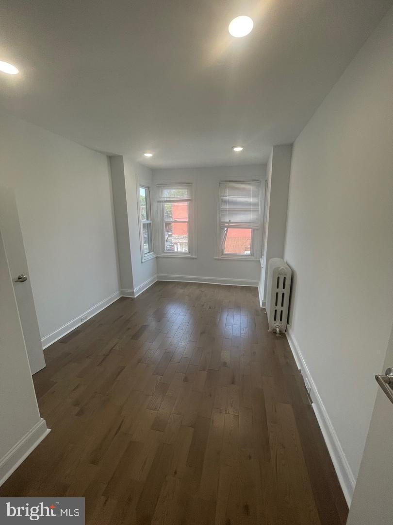 2501 E Somerset St Property Photo 8
