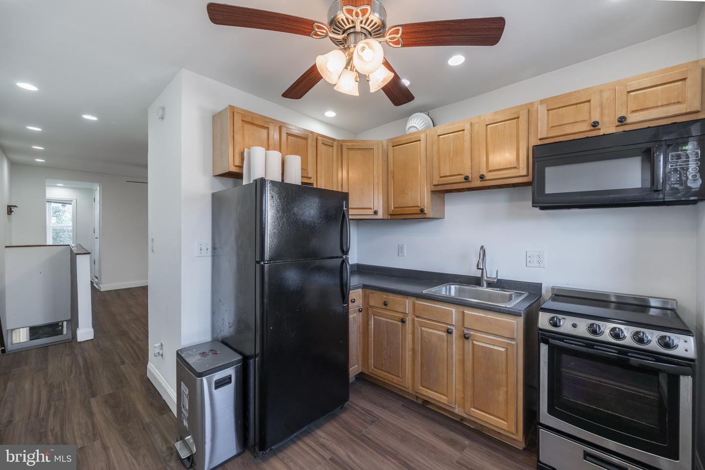 2635 E SOMERSET ST #UNIT 2 Property Photo 1