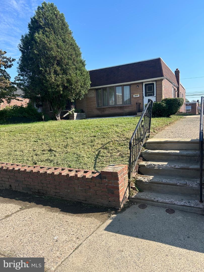 8533 BUSTLETON AVE Property Photo 1