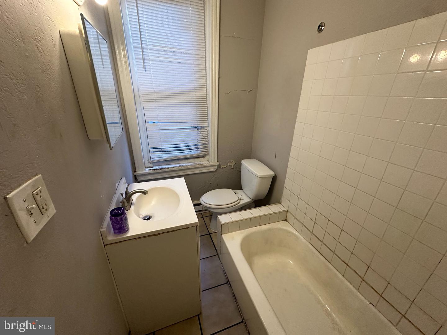 258 W Queen Ln Property Photo 13