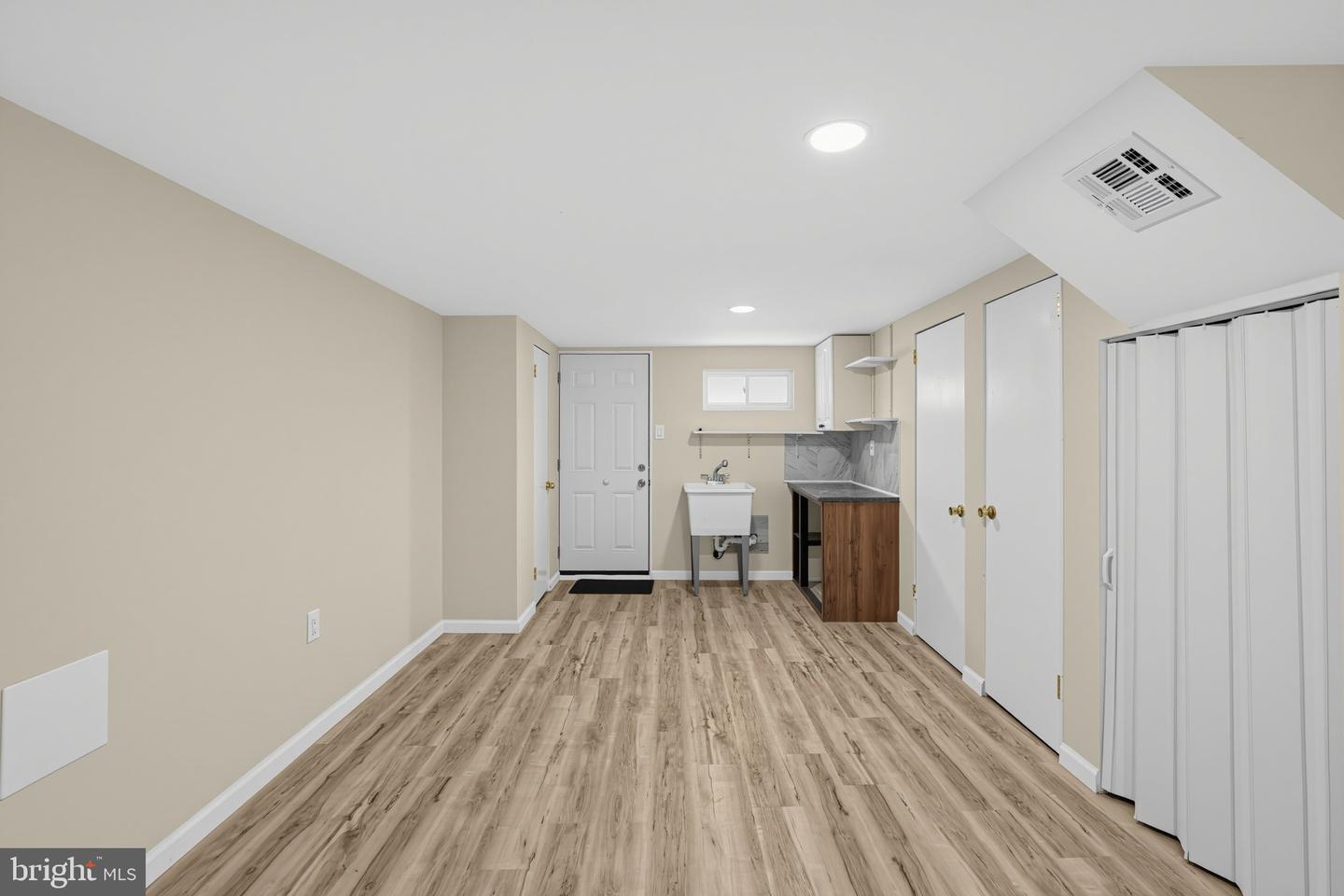 625 E Sanger St Property Photo 22