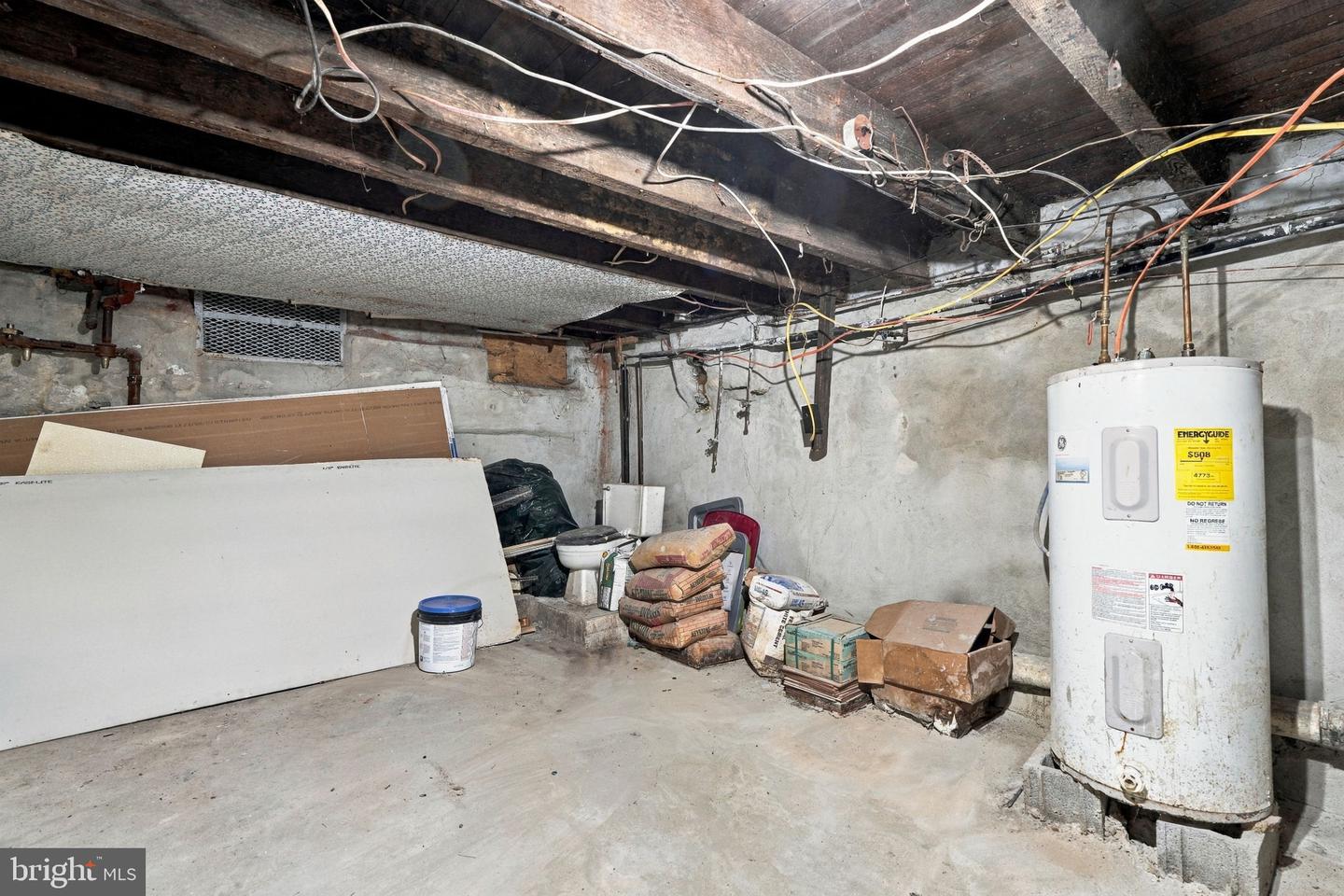 3334 Waterloo St Property Photo 16