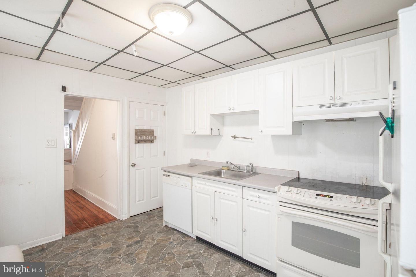 417 Krams Ave Property Photo 11