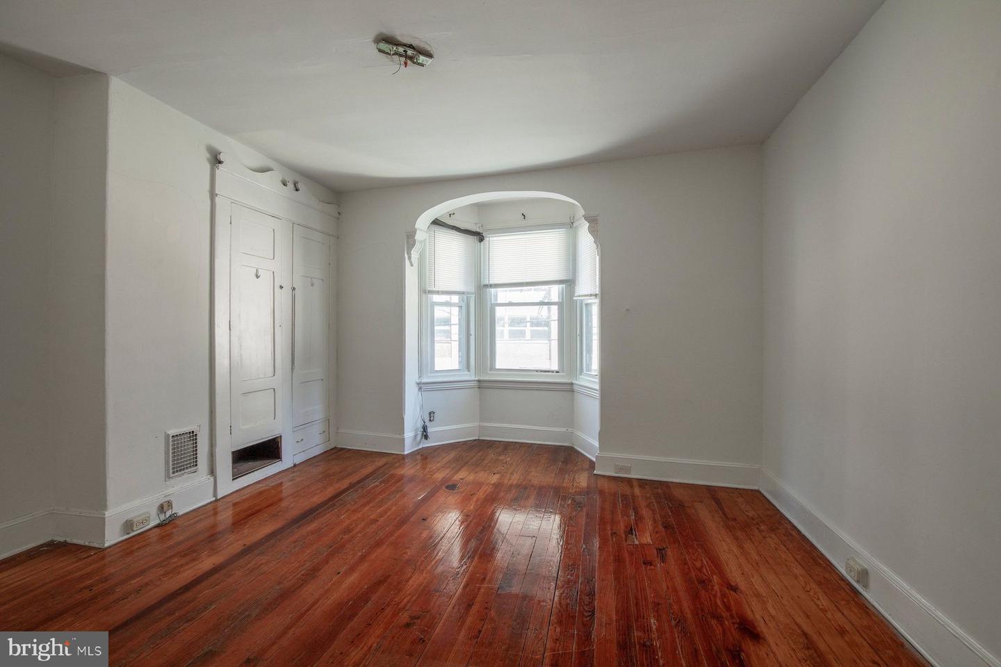 417 Krams Ave Property Photo 17