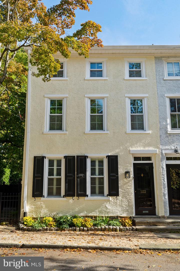 102 W Gravers Ln Property Photo 13
