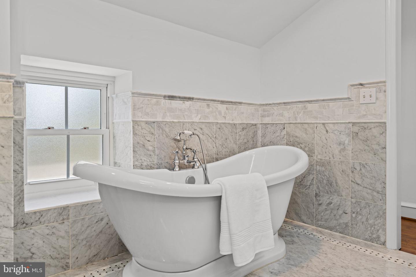 102 W Gravers Ln Property Photo 67