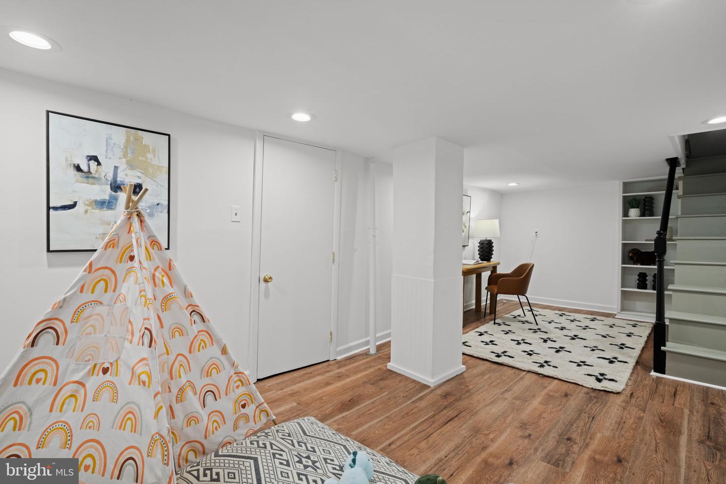 102 W Gravers Ln Property Photo 69