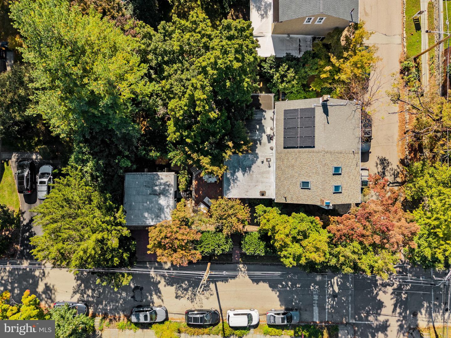 102 W Gravers Ln Property Photo 102