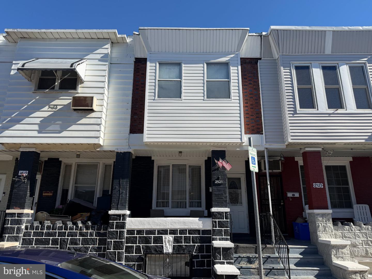 2521 S AMERICAN ST Property Photo 1