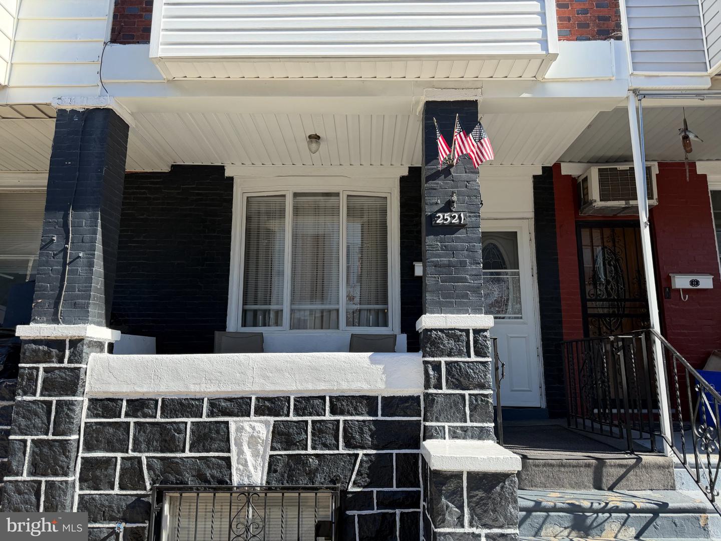 2521 S American St Property Photo 2