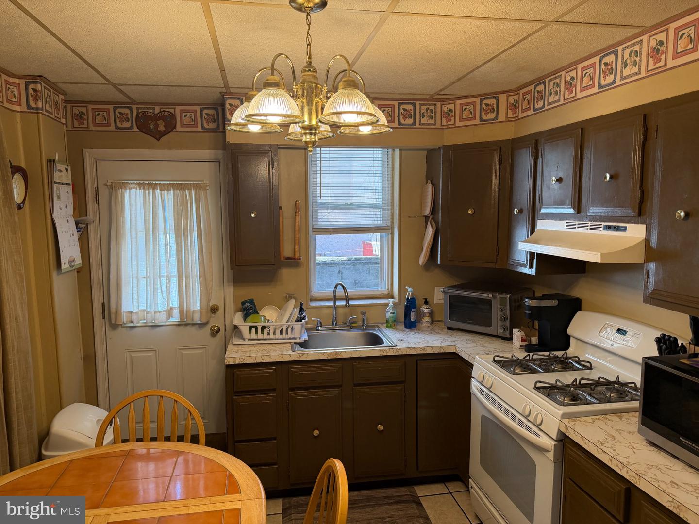2521 S American St Property Photo 5