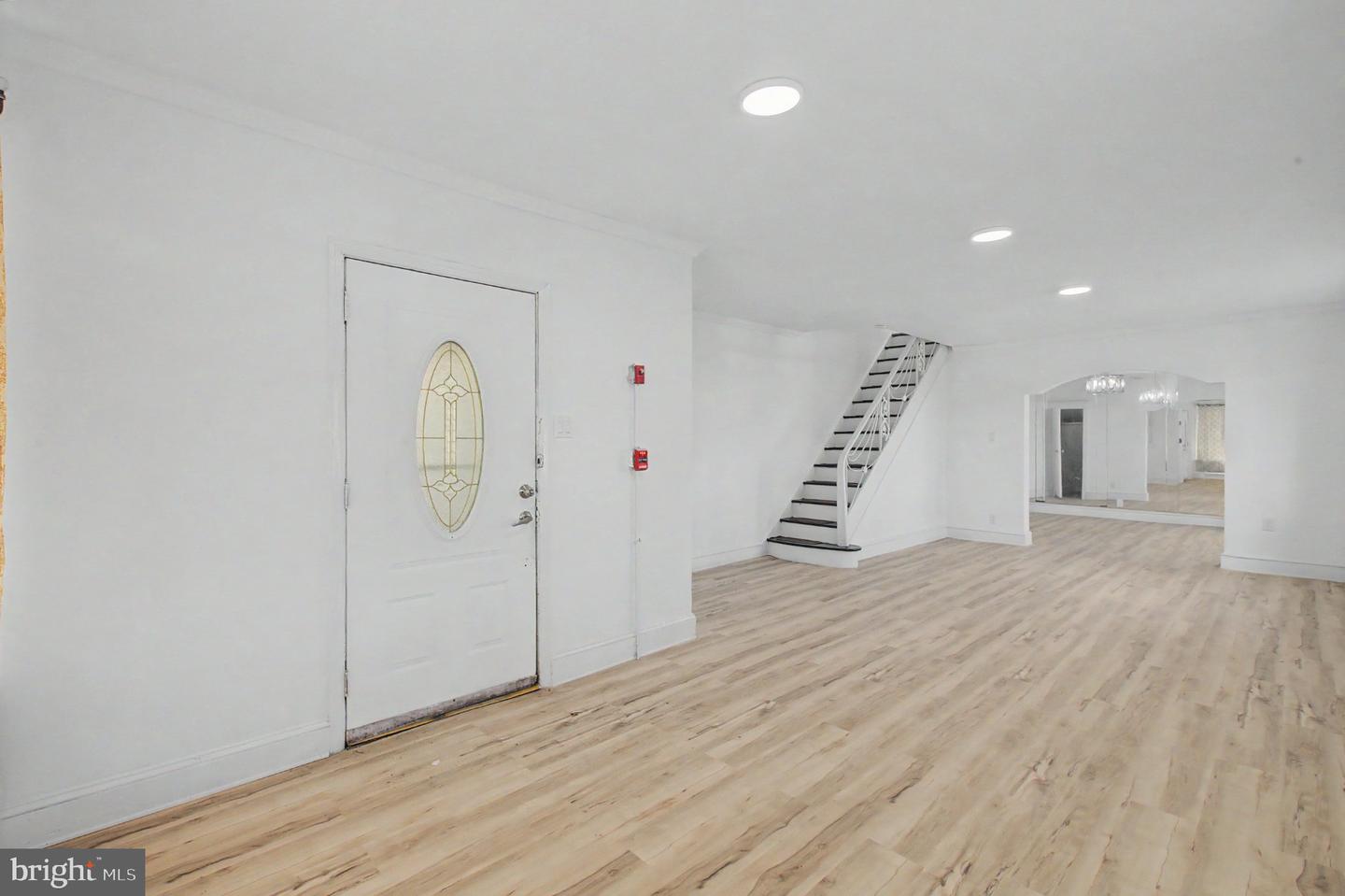 5262 E Roosevelt Blvd Property Photo 12