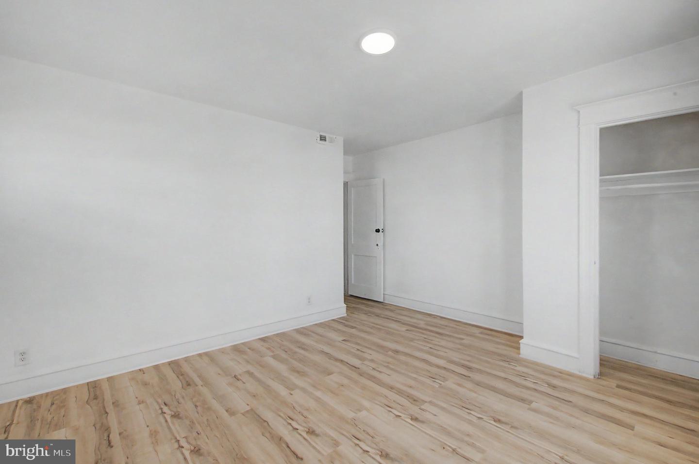 5262 E Roosevelt Blvd Property Photo 37