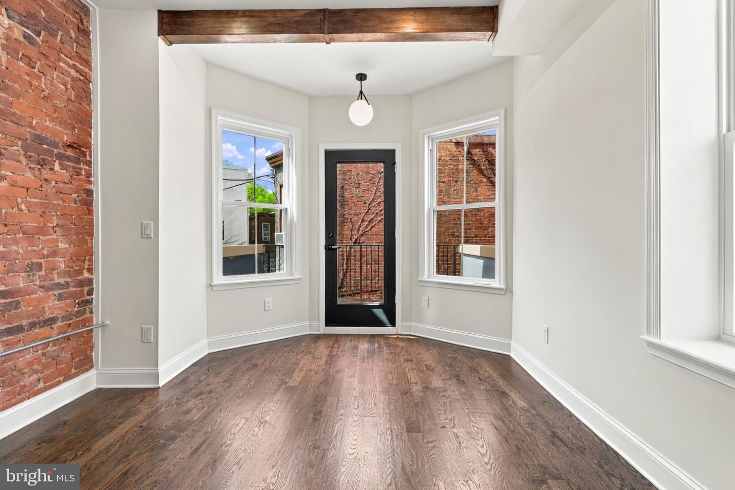 2434 N 33rd St #b Property Photo 4