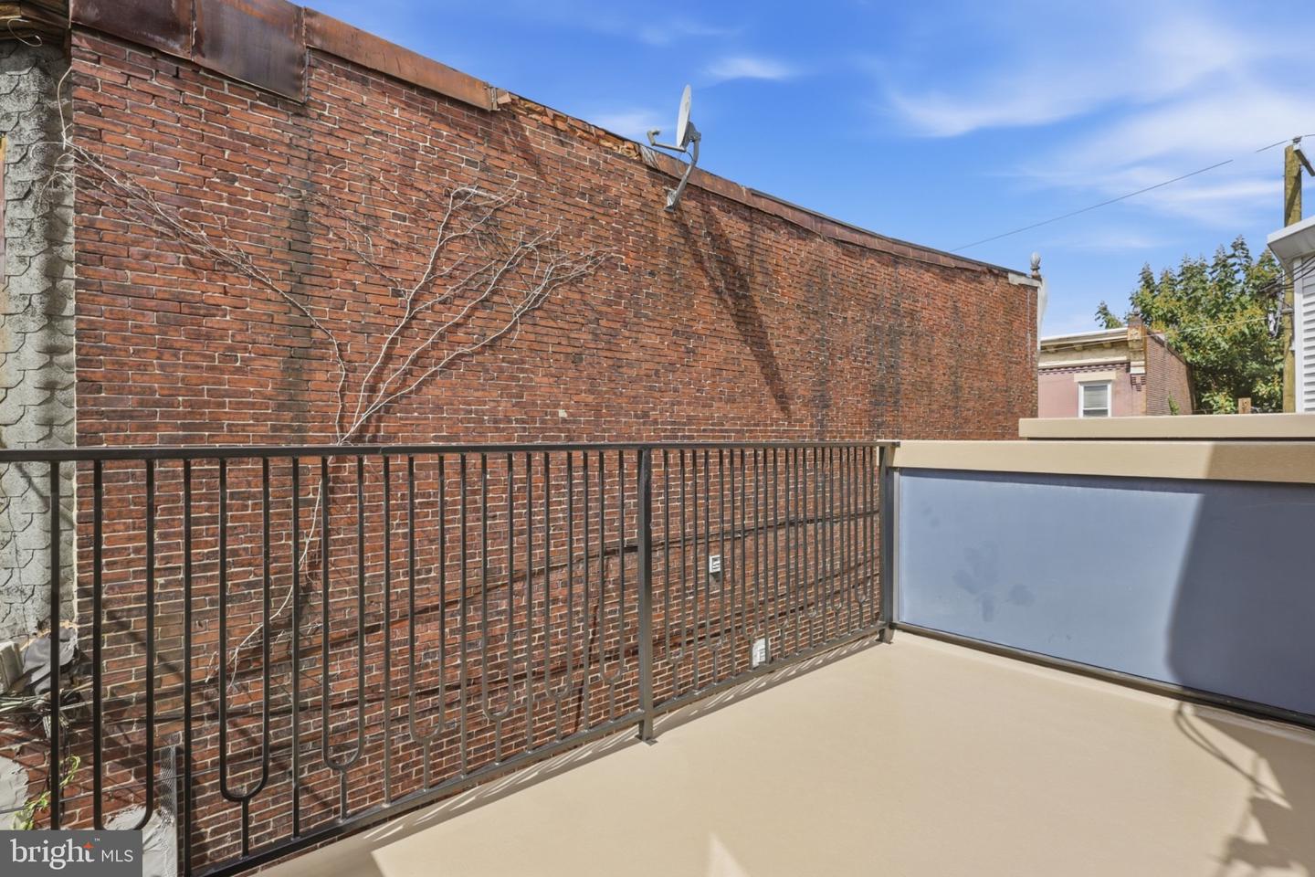 2434 N 33rd St #b Property Photo 7