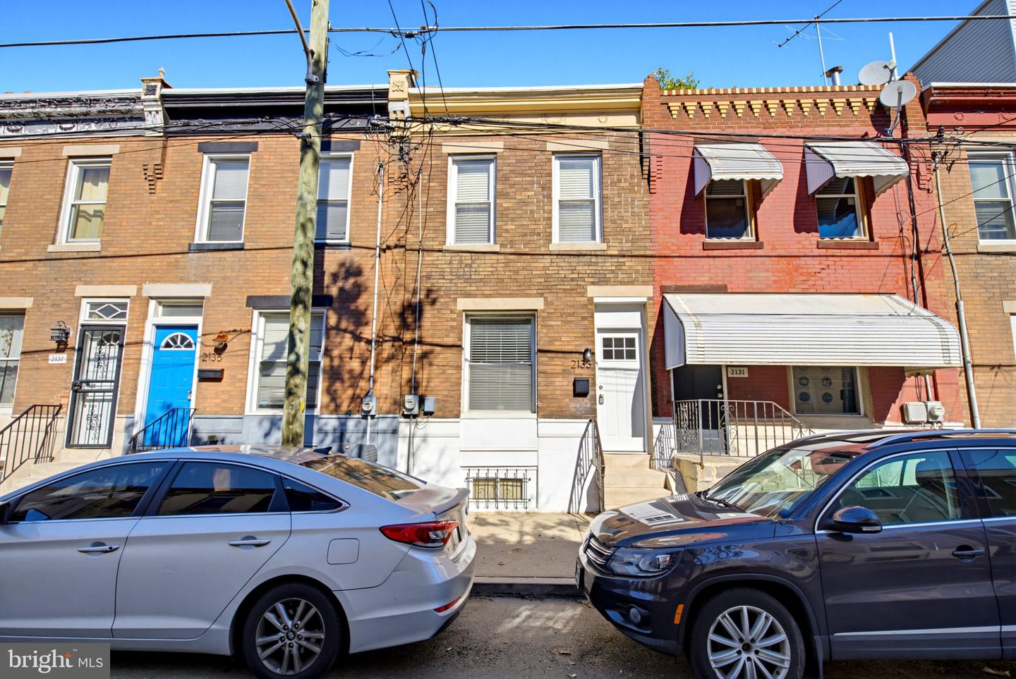 2133 SIGEL ST Property Photo 1
