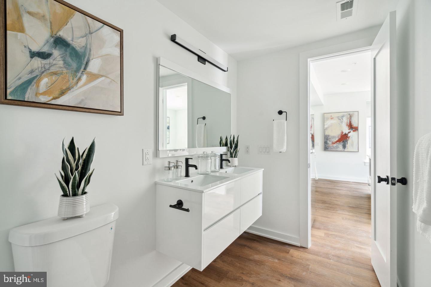 5904 Germantown Ave #104 Property Photo 19
