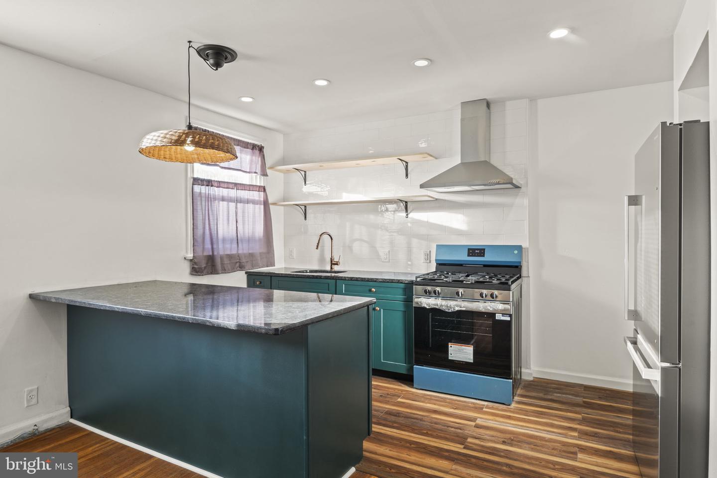 6341 WALKER ST Property Photo 1