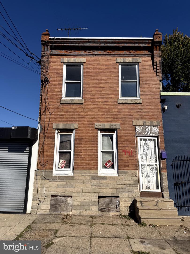 741 E Atlantic St Property Photo 1