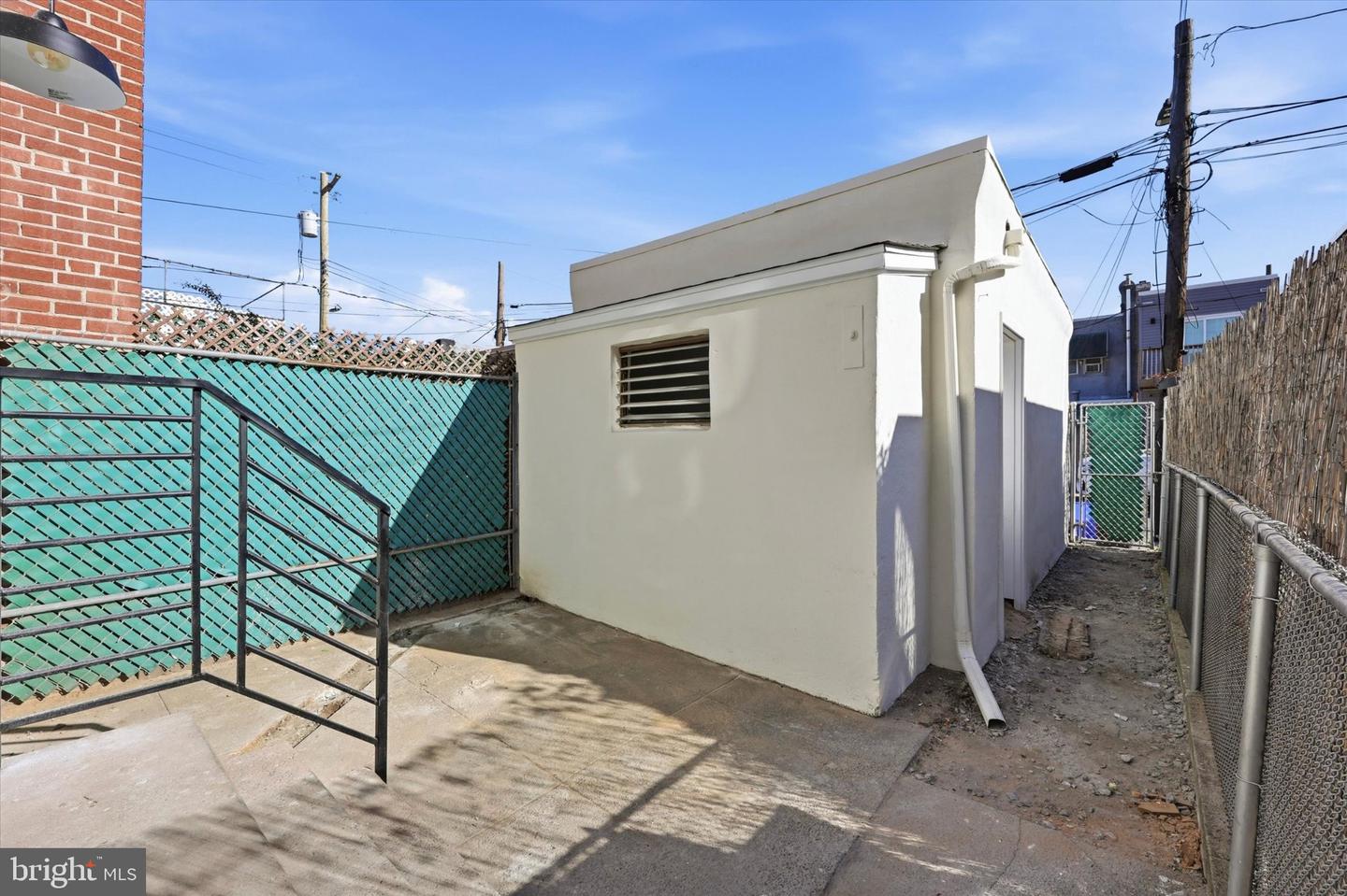 3437 E Thompson St Property Photo 24