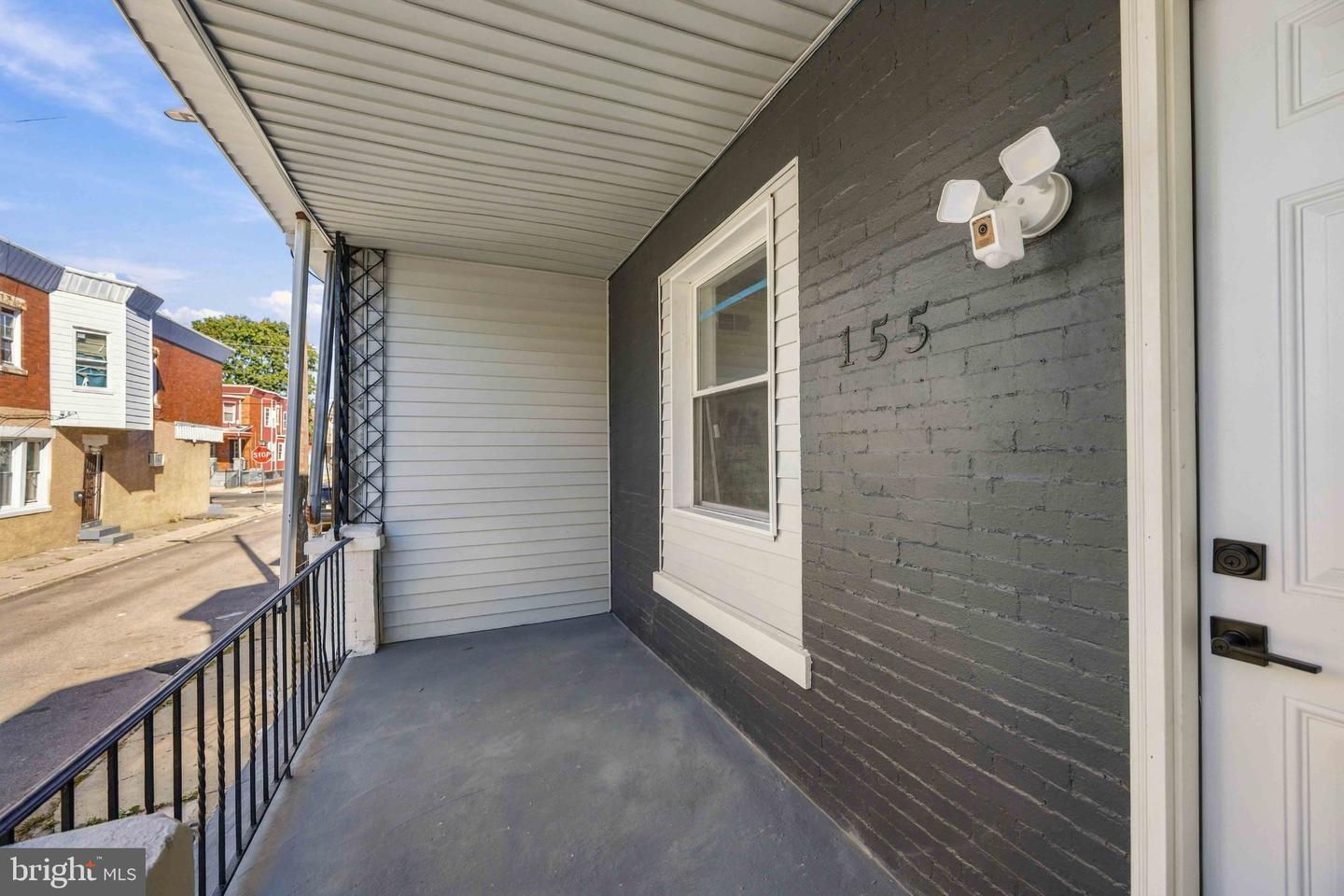 155 N Peach St Property Photo 4