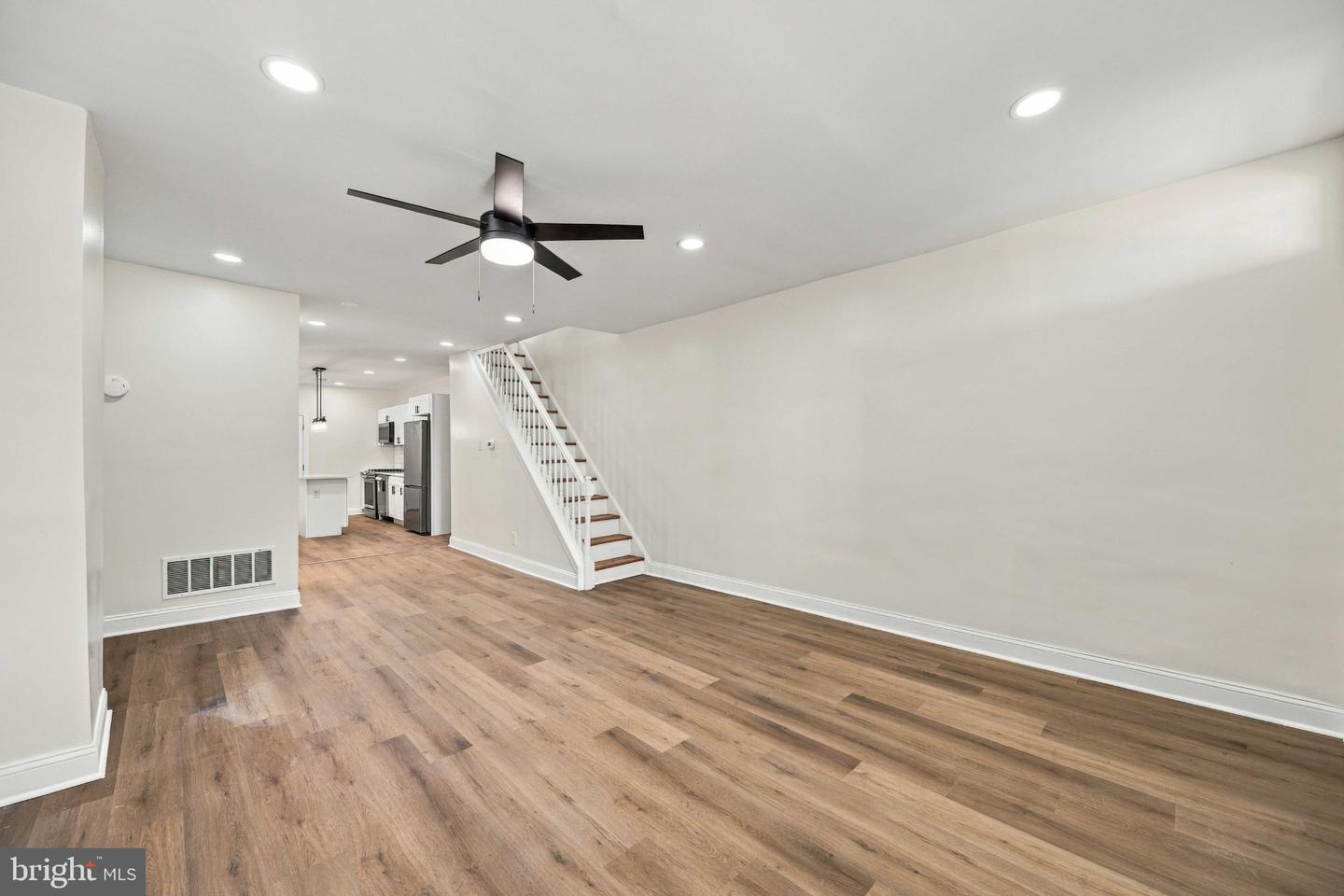 155 N Peach St Property Photo 10